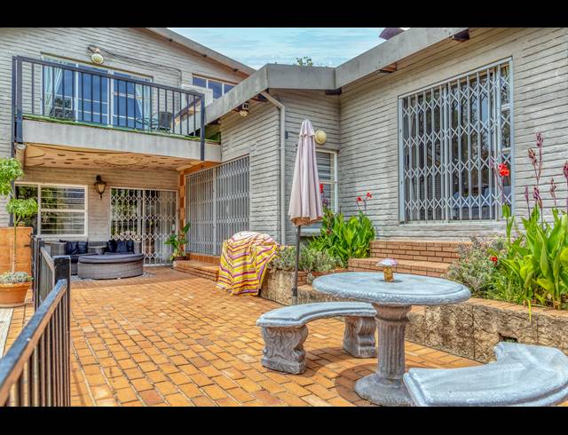 5 BEDROOM HOUSE TO LET IN RIVONIA